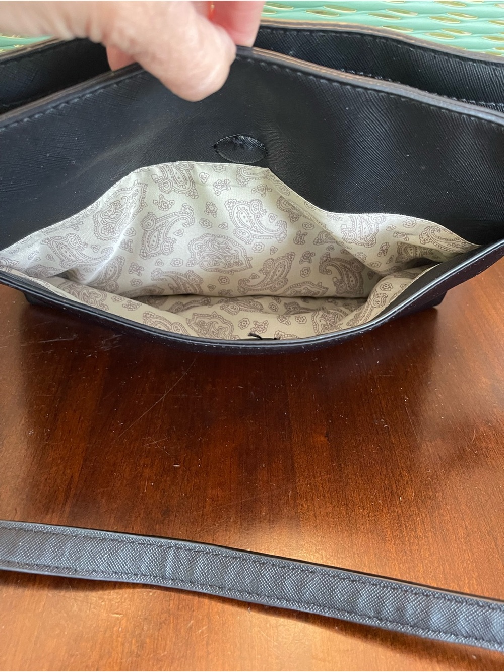 Simple Noella Black crossbody purse - Picture 10 of 11